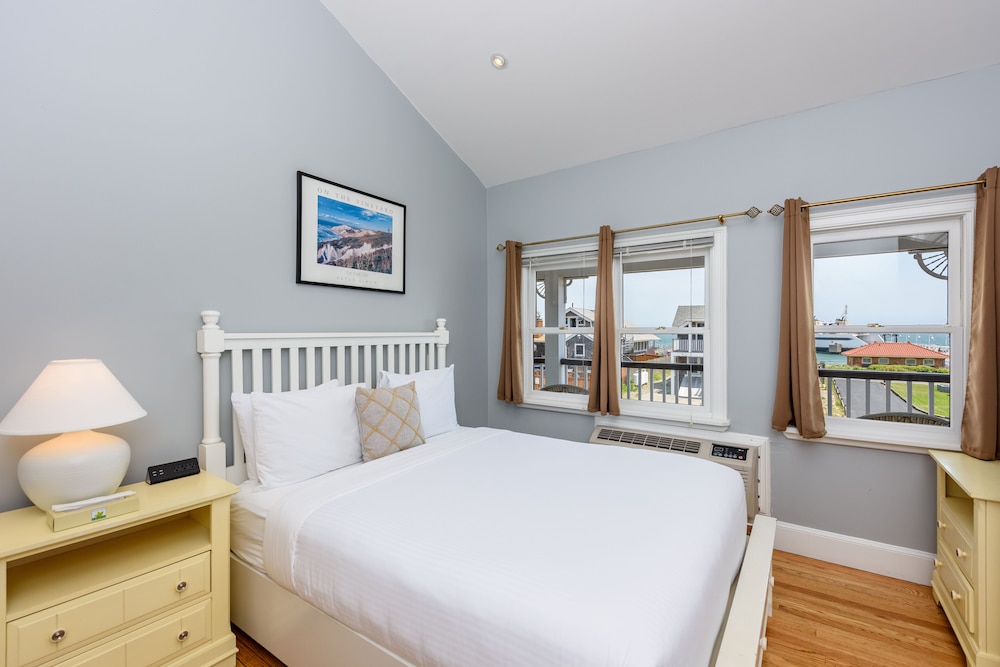 MV Surfside Hotel - photo 20