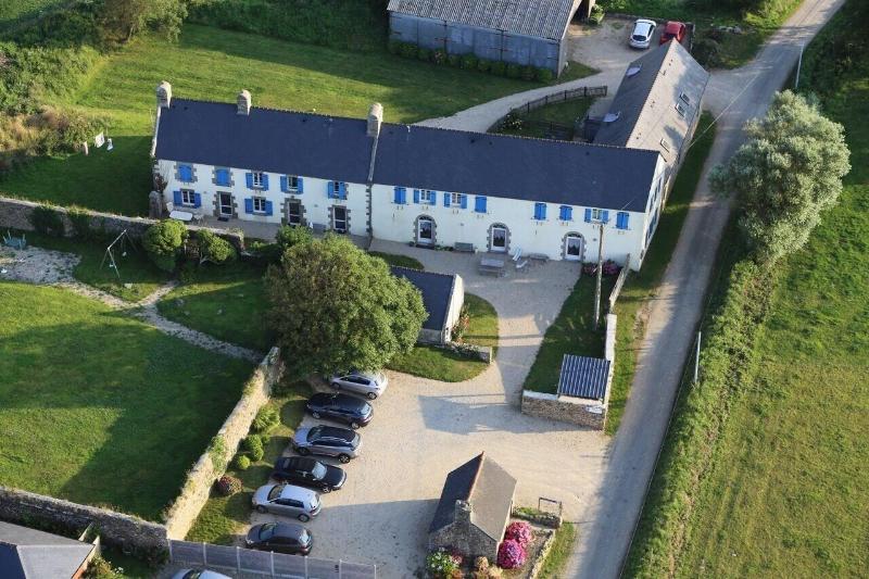 La Cle des Champs — hotel in Saint-Pabu