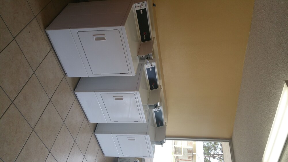 Sunbelt Lodge Motel - photo 18
