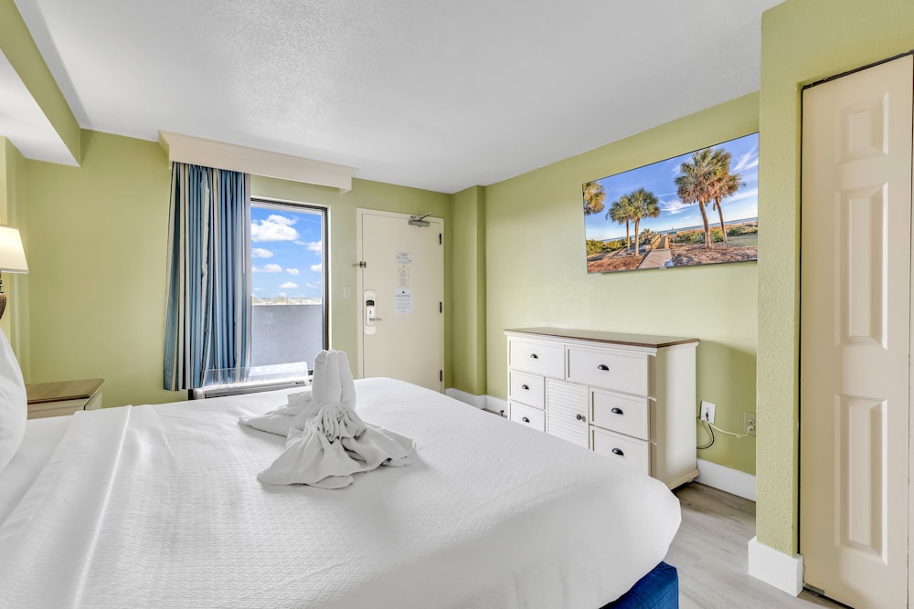 Beach front Condos Located in the Caribbean Resort with Pool and Lazy River - photo 6