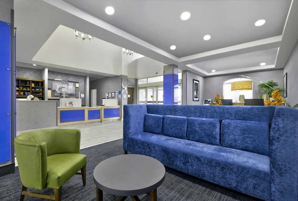 Holiday Inn Express Hotel & Suites Kansas City Grandview by IHG - photo 55