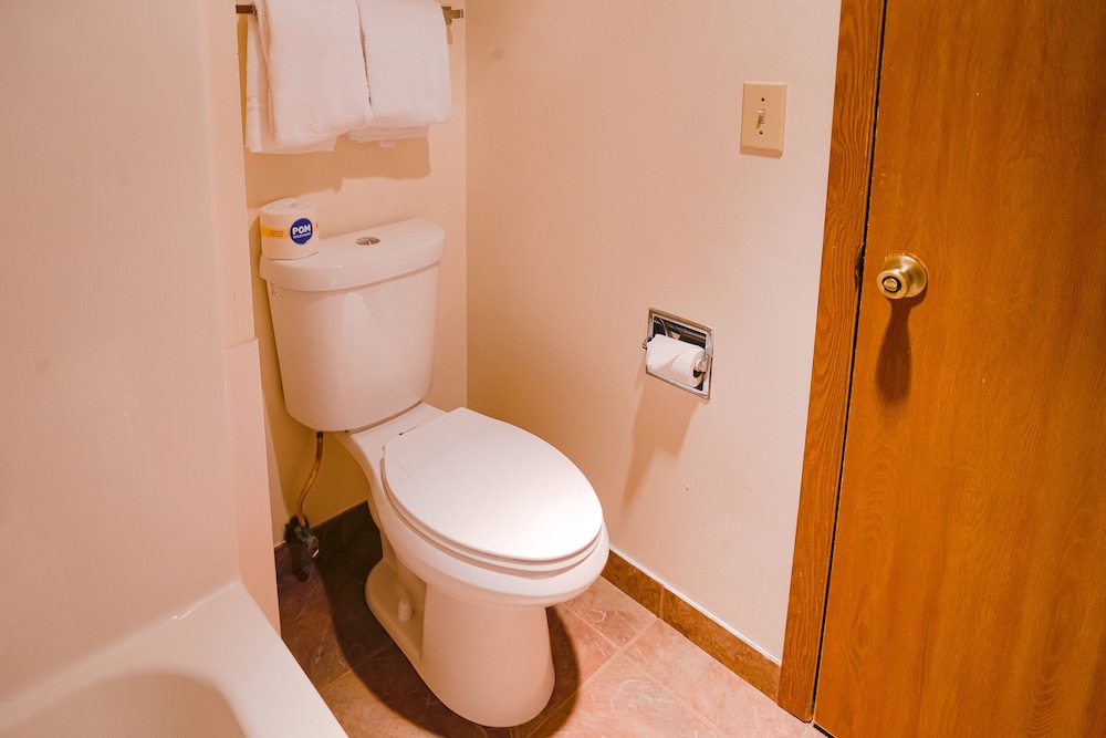 OYO Hotel Redwood Falls near Jackpot Casino - photo 35