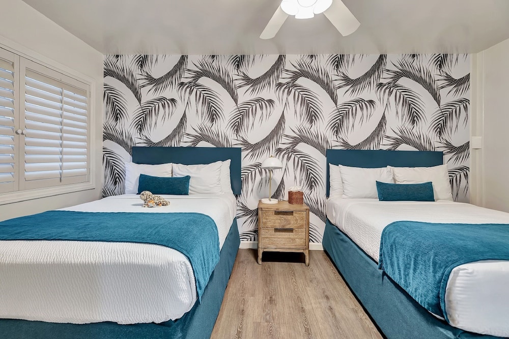 Santa Monica Hotel - photo 21