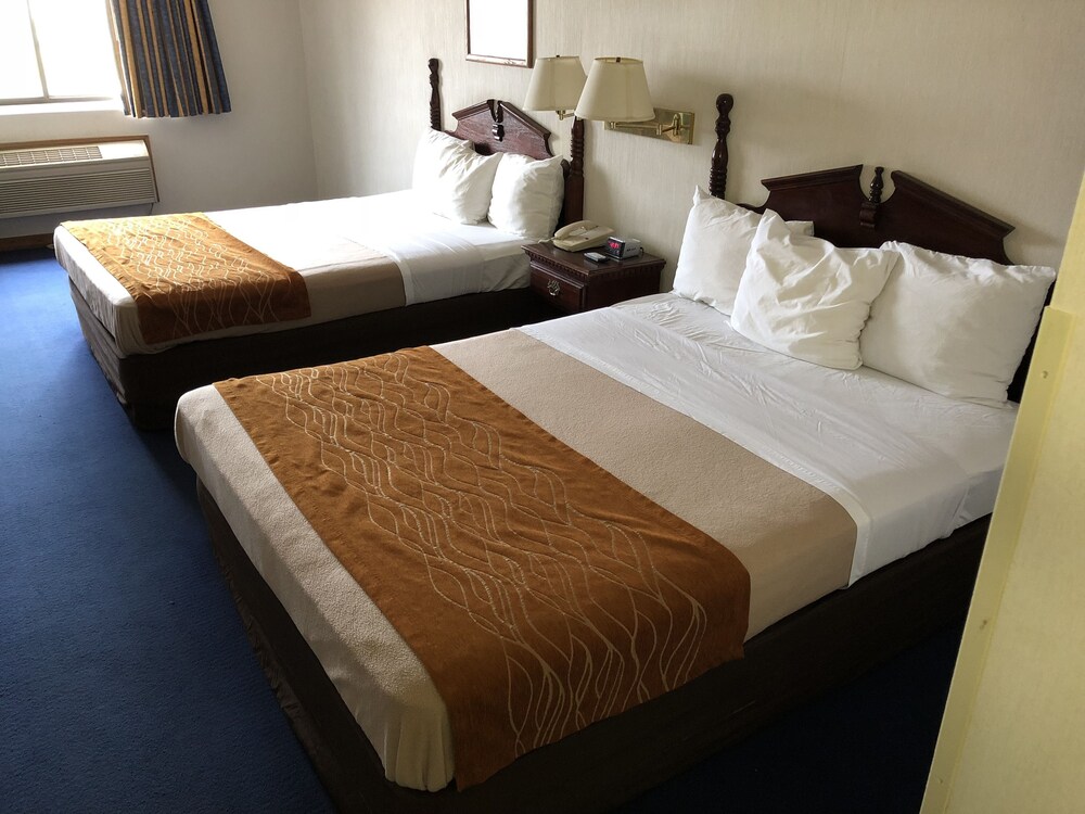 Denison Inn & Suites - photo 14