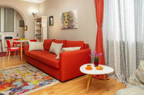 Alionas home