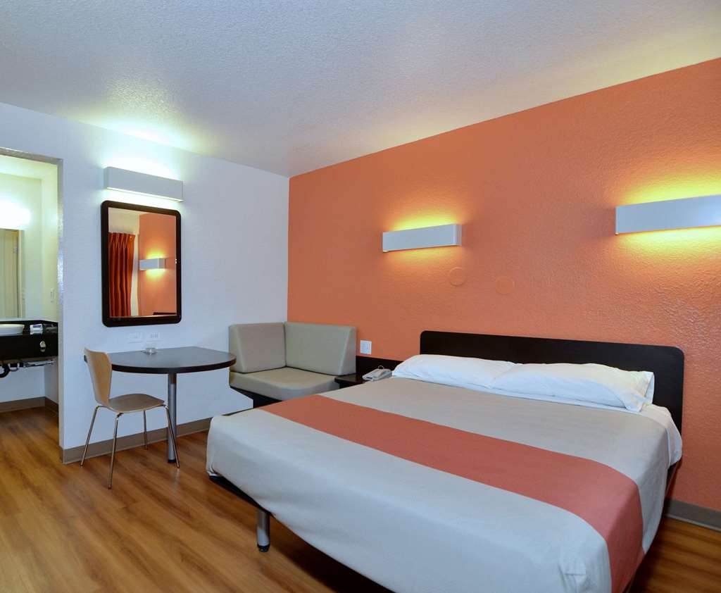 Motel 6 Laredo TX South - photo 14