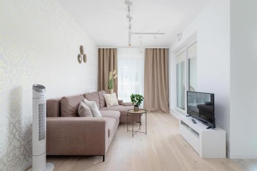 Apartment with Balcony & Parking Mogilska by Renters Prestige — 4-Star Luxury Hotel in Krakow, Poland