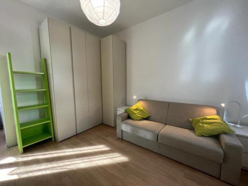 Grande Appartamento Con Terrazza Vicino a Milano E Como — 4-Star Luxury Hotel in Lissone, Italy