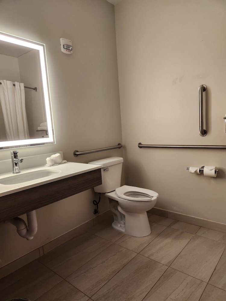 Holiday Inn Express Hotel & Suites St. Paul Woodbury by IHG - photo 43