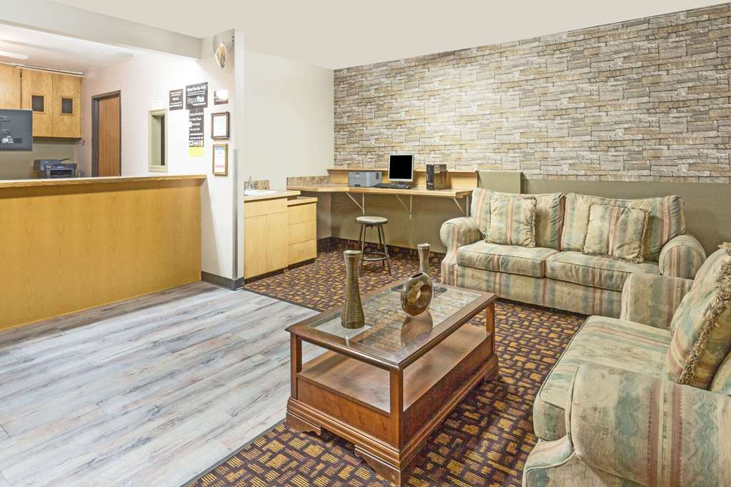 Super 8 by Wyndham Logan - photo 2