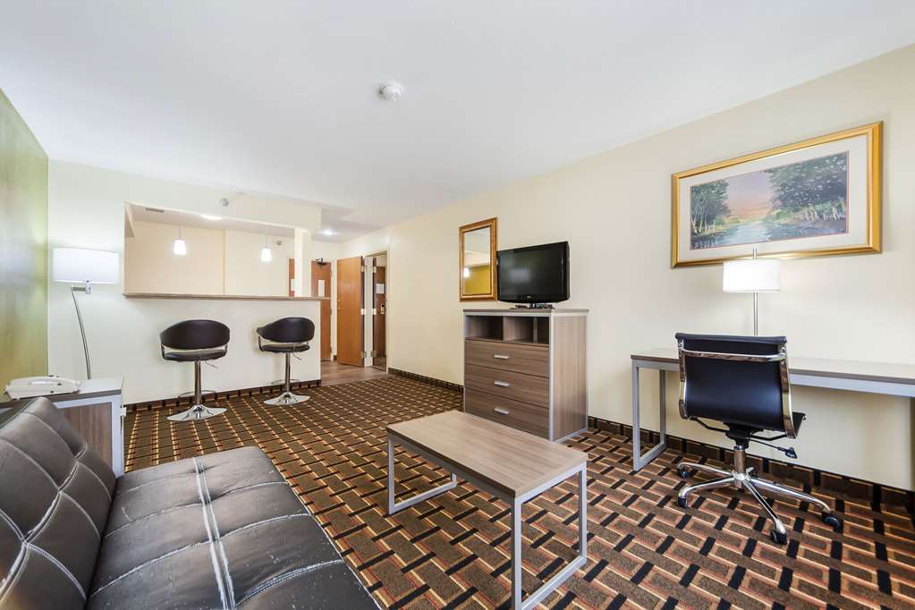 Quality Inn Lincoln Cornhusker - photo 13