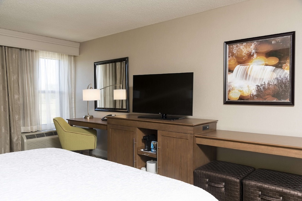 Hampton Inn Mt. Pleasant - photo 10