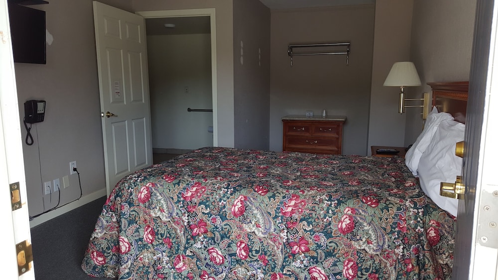 Pacific Motel - photo 16