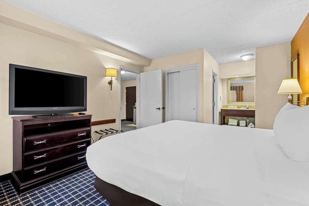 Comfort Inn & Suites Somerset New Brunswick - photo 23