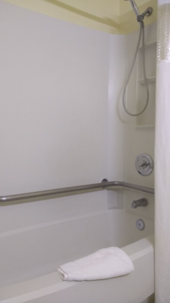 Ramada by Wyndham Asheville Southeast - photo 34