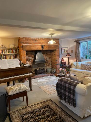 Joyce S Barn 20694721 — Normanton
