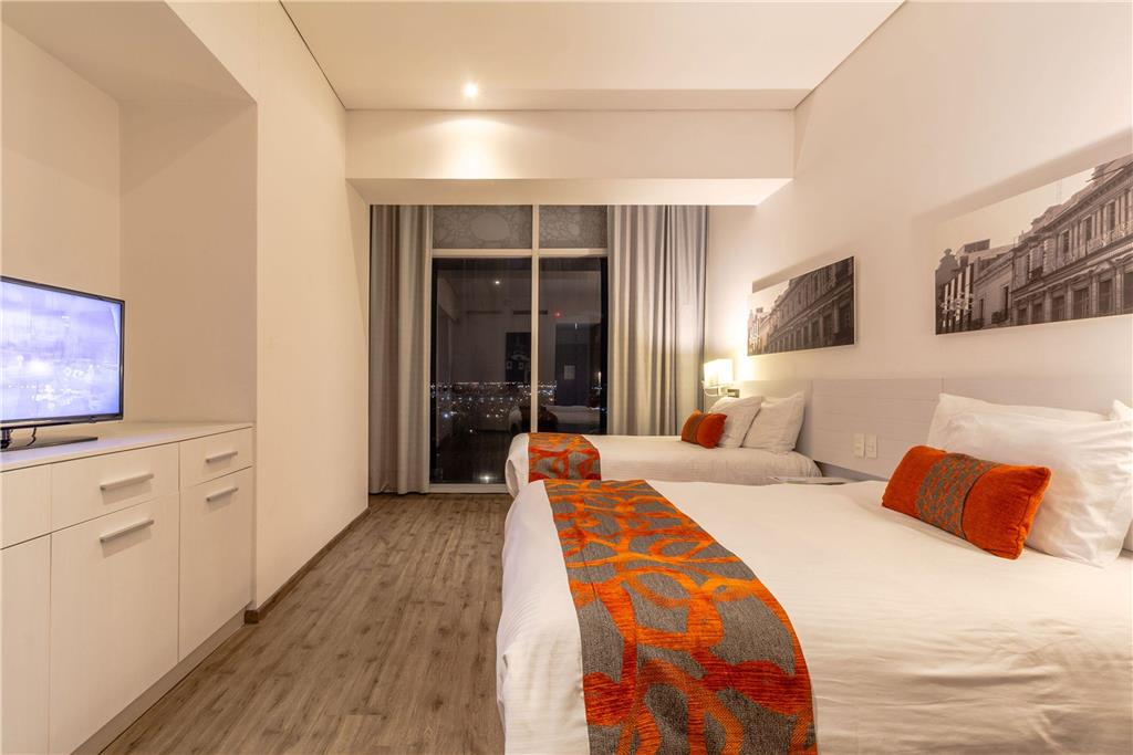 Suite bedroom king and double