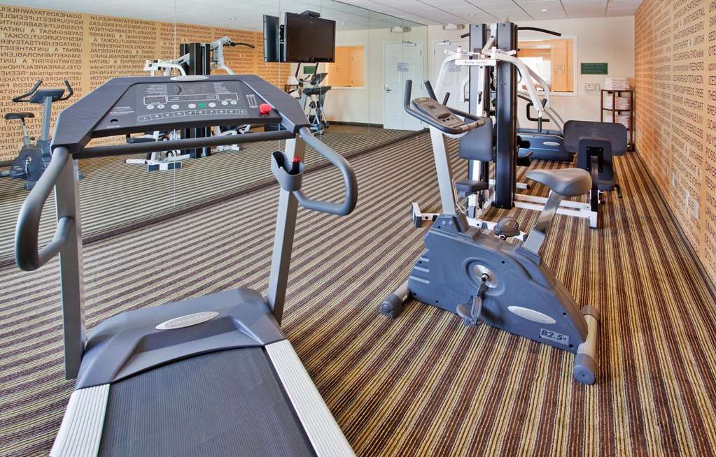 La Quinta Inn & Suites by Wyndham Fowler - photo 20