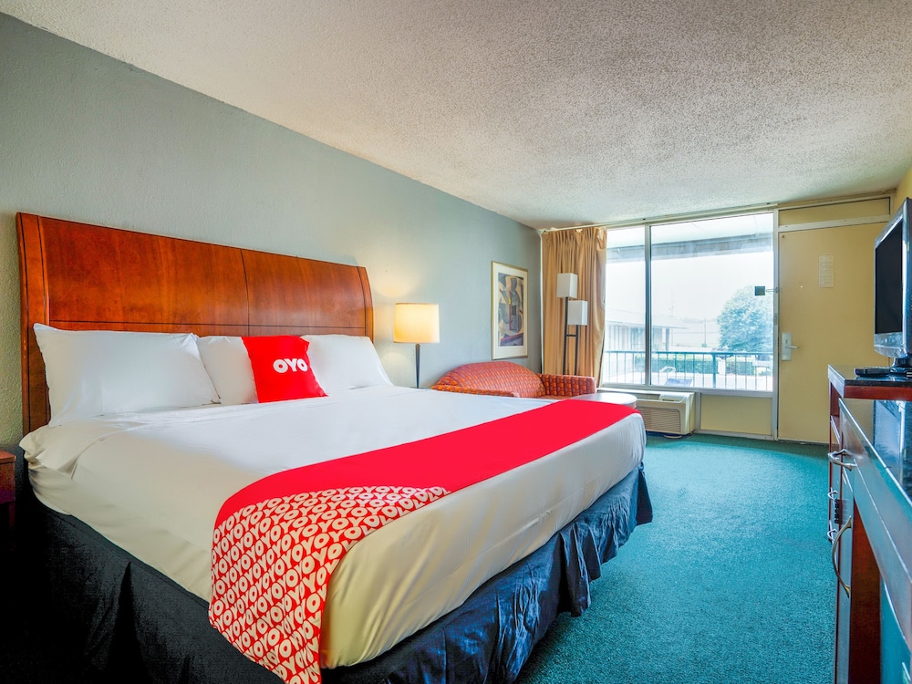 Travelodge by Wyndham Henderson in Henderson, United States