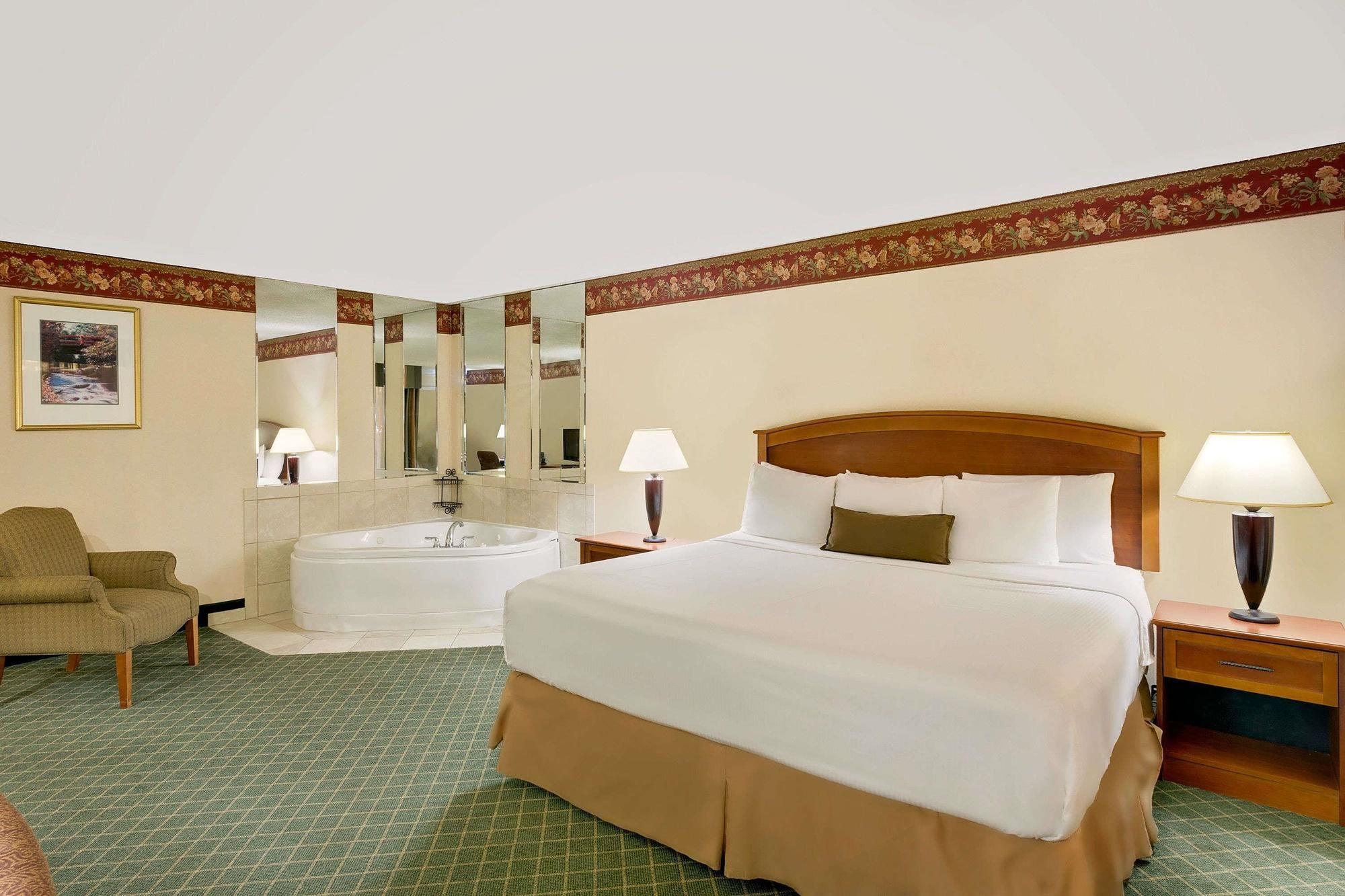 Ramada Mitchell Hotel and Conference Center - photo 2