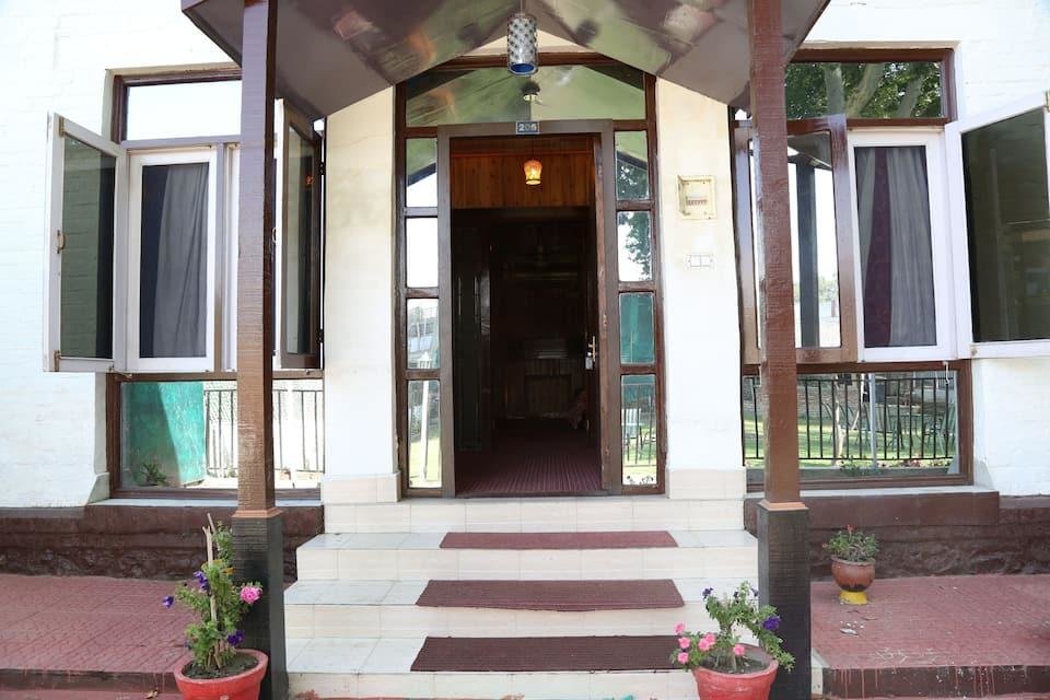 Hotel Royal Residency — Srinagar
