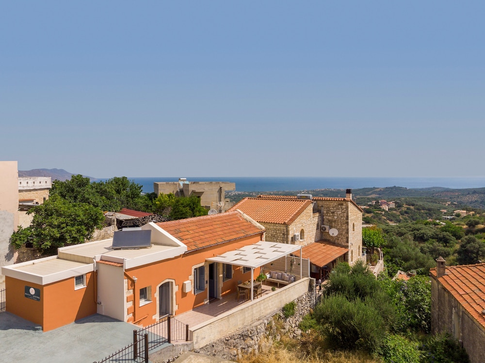 Iosif De Home — 4-Star Luxury Hotel in Georgioupolis, Greece