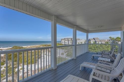 A Tropical Breeze by Pristine Properties Vacation Rentals — 4-Star Luxury Hotel in Port Saint Joe, United States