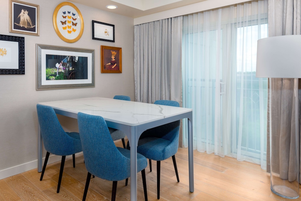 Hilton Charlotte Airport - photo 22