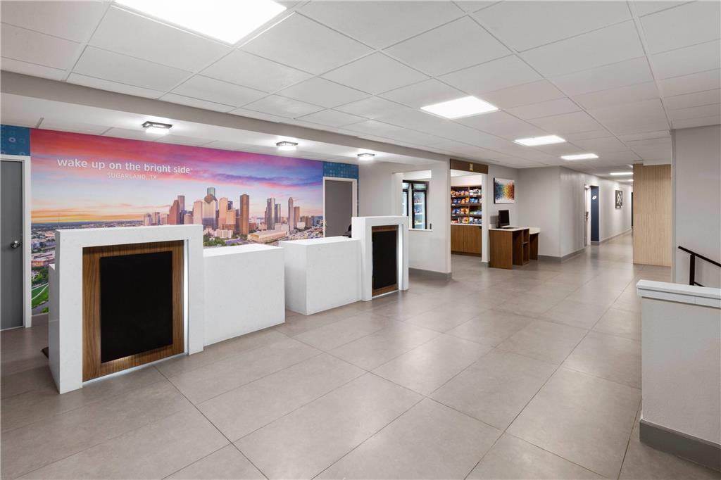 La Quinta Inn & Suites by Wyndham Houston Stafford Sugarland - photo 6