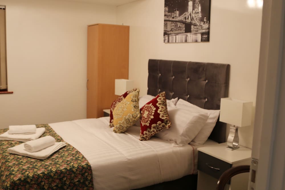 Atz&h Inn Hotel — hotel in Epping