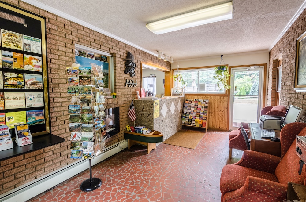 Highland Hills Motel and Cabins A Master Hosts Resort - photo 2