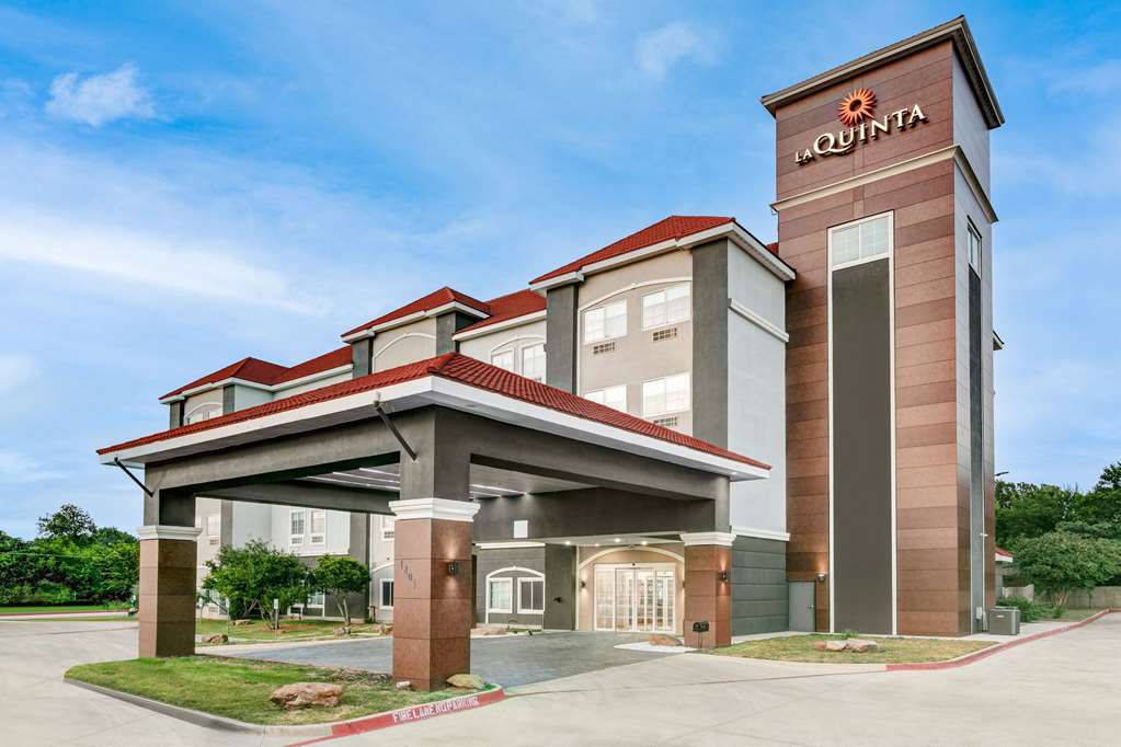 La Quinta Inn & Suites by Wyndham Decatur - photo 2
