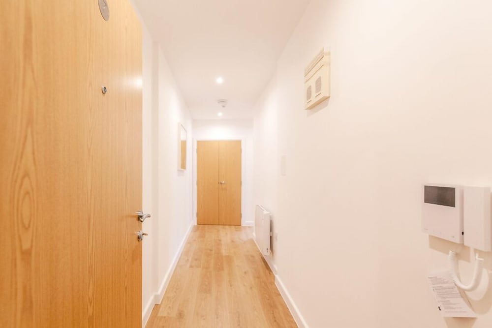 Roomspace Apartments Swan House — Leatherhead — photo 2