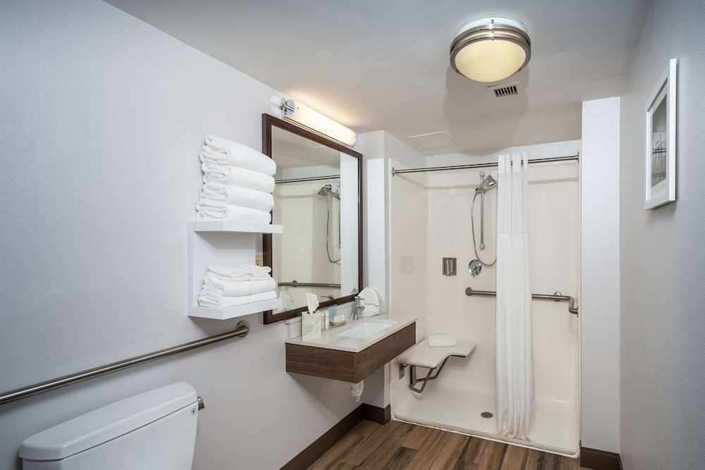Hampton Inn Fall River Westport - photo 37