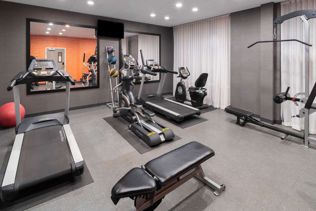 La Quinta Inn & Suites by Wyndham Forsyth - photo 10
