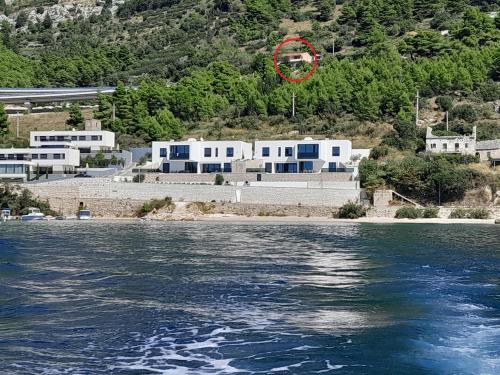 Apartments with parking space Omis 23229 — 4-Star Luxury Hotel in Omis, Croatia