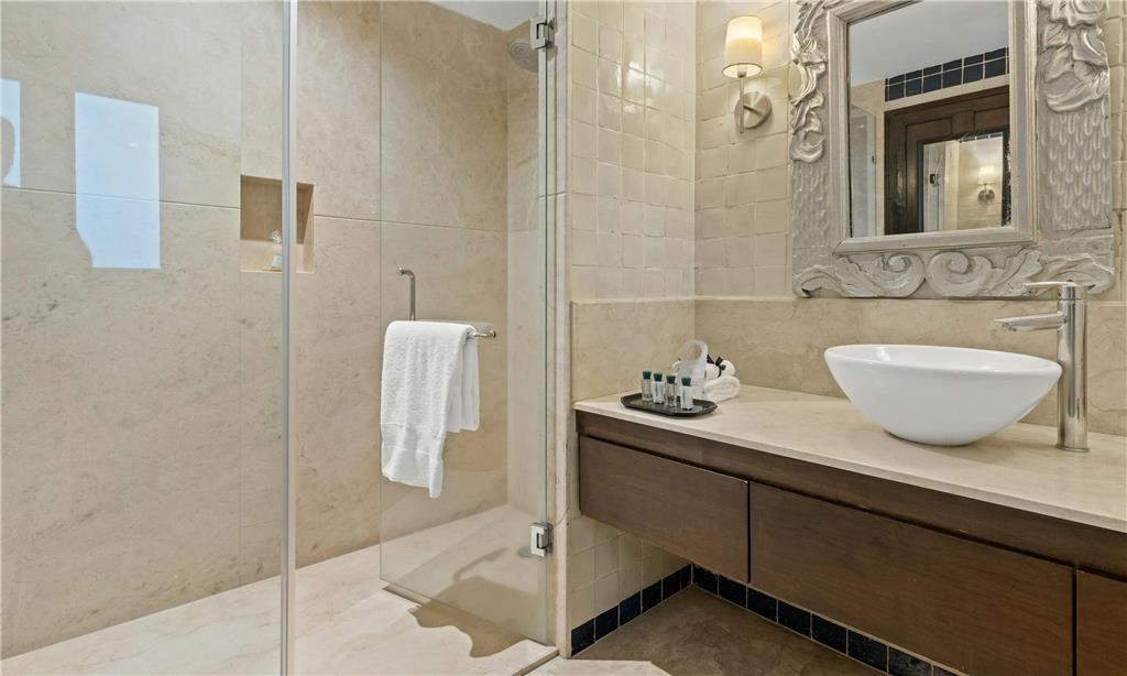 Superior bathroom