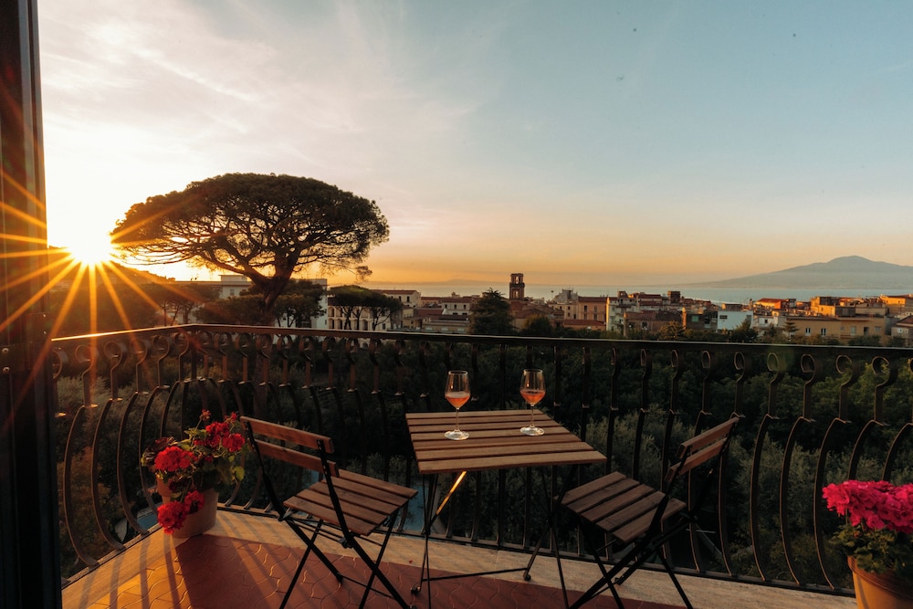Mermaids' Dream Sorrento — 4-Star Luxury Hotel in Sorrento, Italy