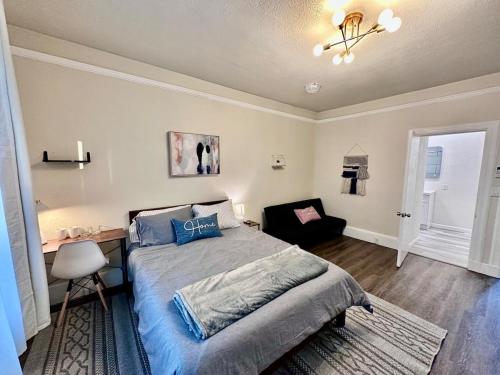 Cozy Tower Hideaway in Fresno, United States