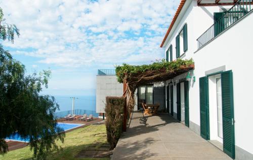 Casa da Manta — 4-Star Luxury Hotel in Faja Da Ovelha, Portugal