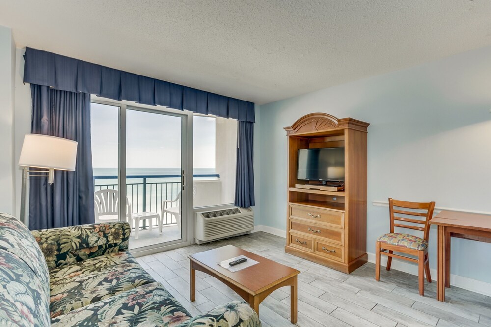 Boardwalk Resort by Hosteeva - photo 65