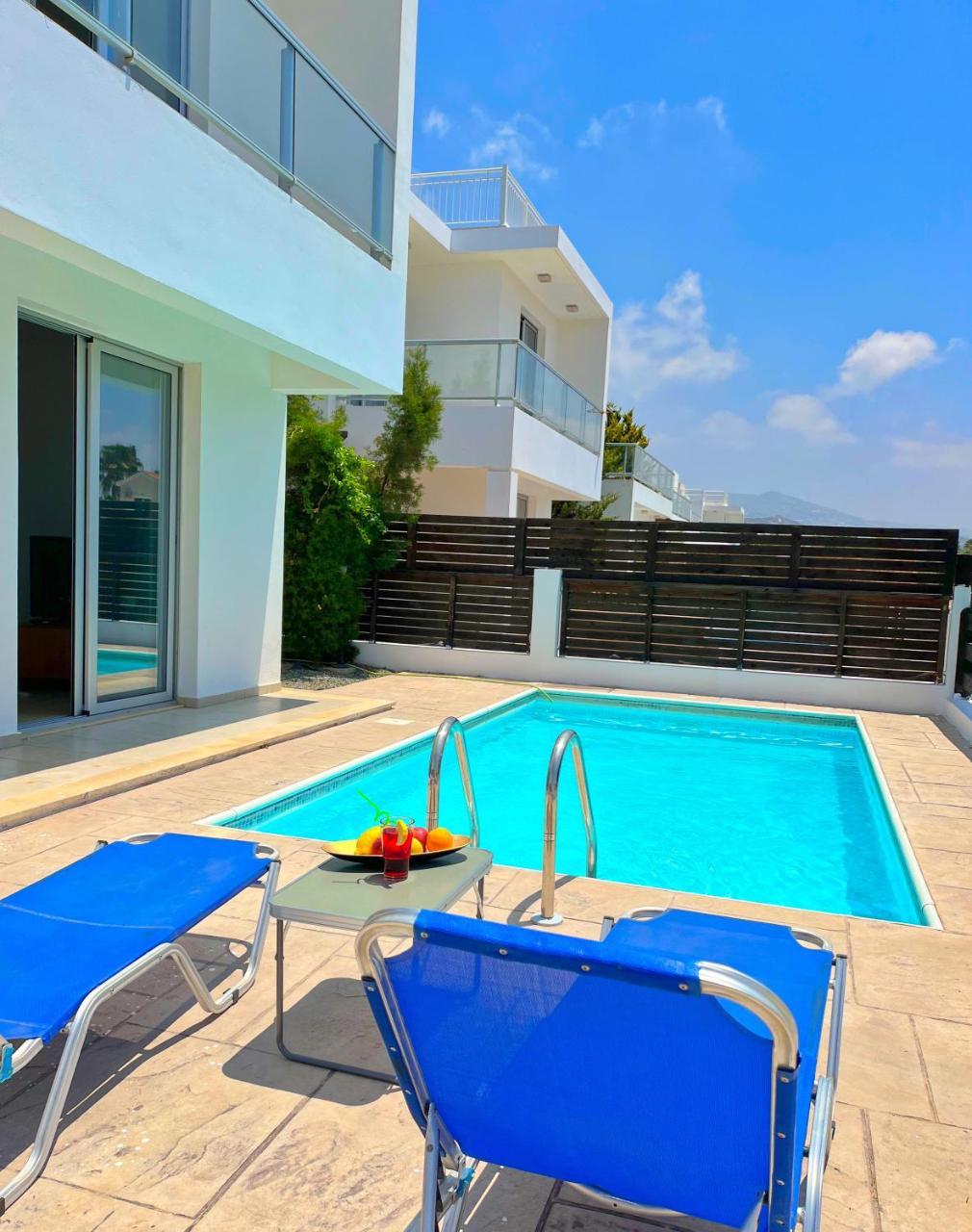 3 Bedroom Coral Bay Beach Seaview Villa I Private Pool — 4-Star Luxury Hotel in Pegeia, Cyprus
