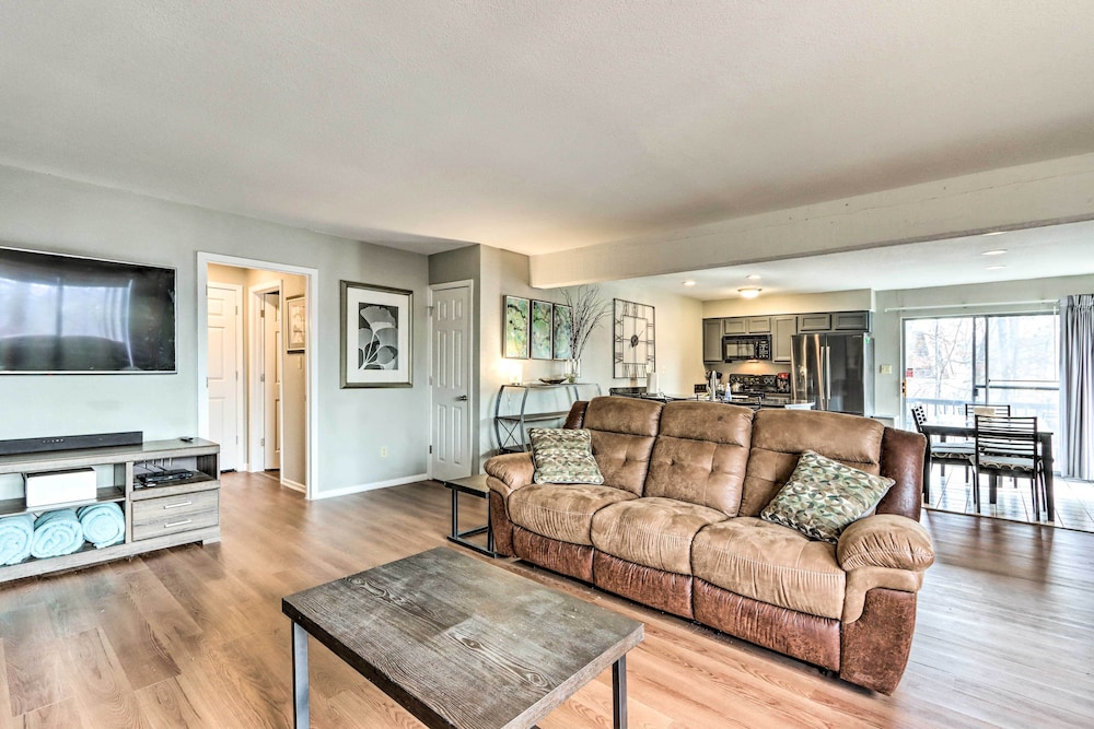 1 Mi to Margaritaville Resort: Osage Beach Home - photo 4