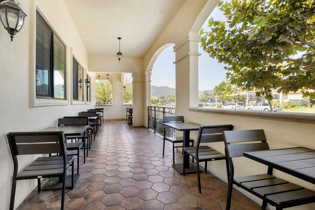 Best Western Plus Temecula Wine Country Hotel &Suites - photo 35