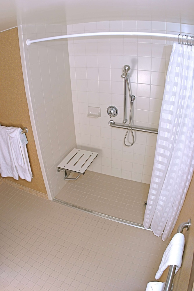 Embassy Suites by Hilton Los Angeles International Airport North - photo 21