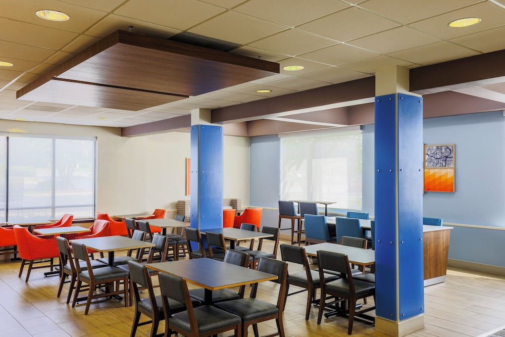 Holiday Inn Express Burlington by IHG - photo 63
