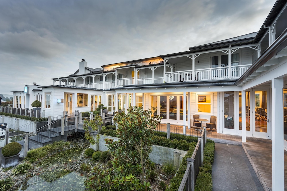 Hilton Lake Taupo — 5-Star Luxury Hotel in Taupo, New Zealand