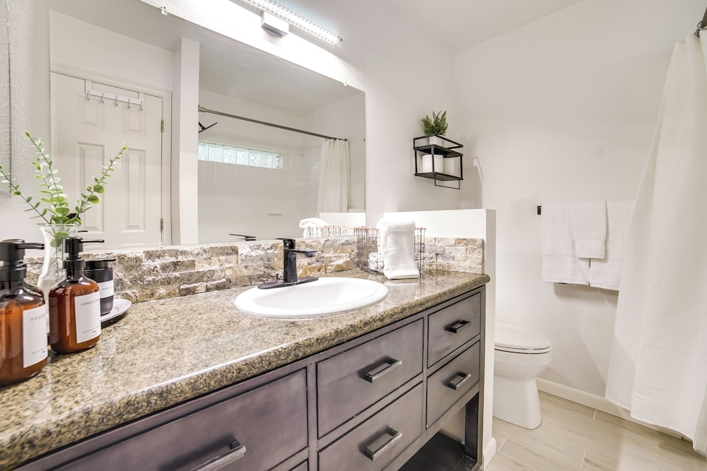 Issaquah Retreat Near Lake Sammamish State Park — hotel in Issaquah