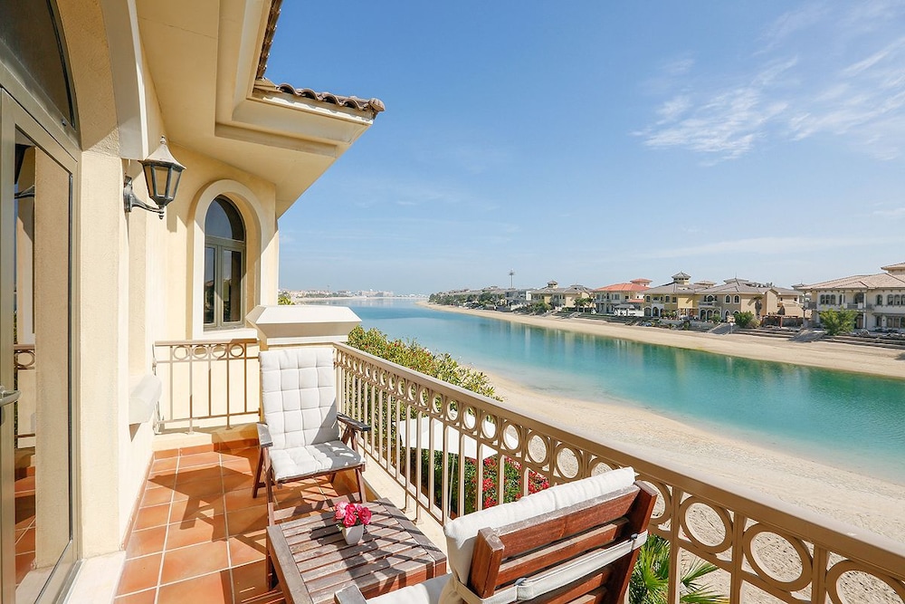 Kennedy Towers Frond F Villa — 4-Star Luxury Hotel in Dubai, United Arab Emirates