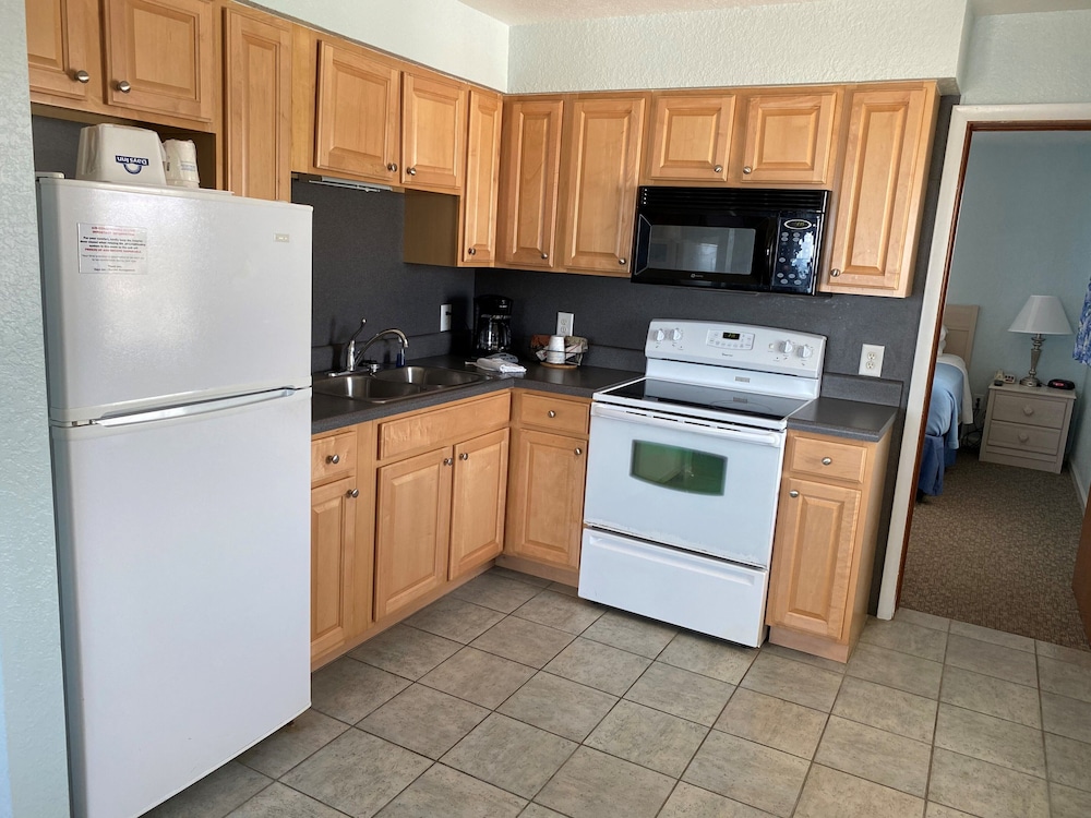 Mariner Inn And Suites - photo 7